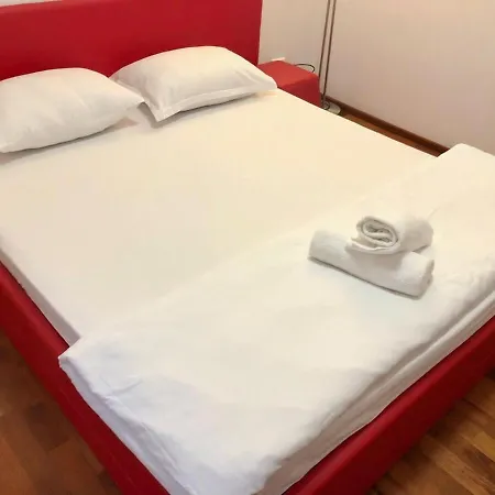 Daire Joy Calea Timisoarei 4 *