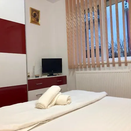 Joy Calea Timisoarei 4 شقة *
